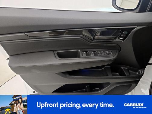 White 2025 Honda Odyssey Touring