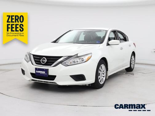 White 2016 Nissan Altima S