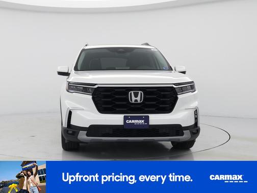 White 2025 Honda Pilot Touring