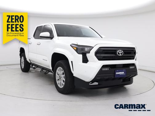 White 2024 Toyota Tacoma SR5