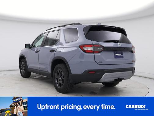 Gray 2025 Honda Pilot Trailsport