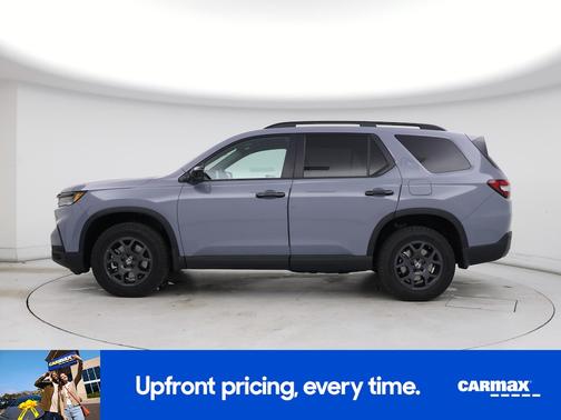 Gray 2025 Honda Pilot Trailsport