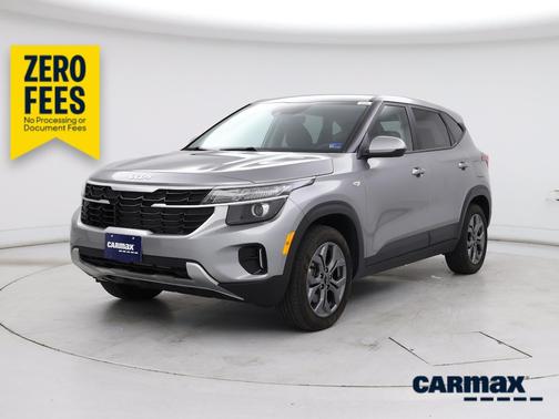 Gray 2024 Kia Seltos LX