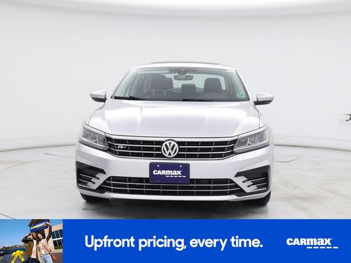 2019 Volkswagen Passat SE R-Line