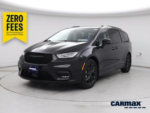 Black 2023 Chrysler Pacifica Limited