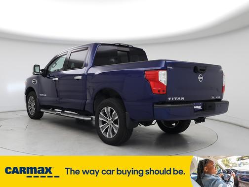2017 Nissan Titan SL