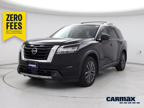 Black 2022 Nissan Pathfinder SL