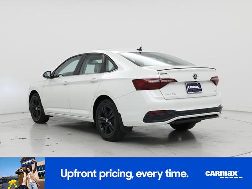 White 2023 Volkswagen Jetta SE