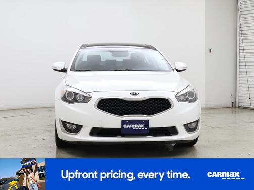 White 2016 Kia Cadenza Premium