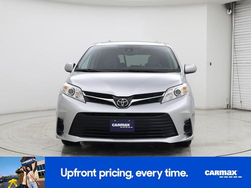 2019 Toyota Sienna LE
