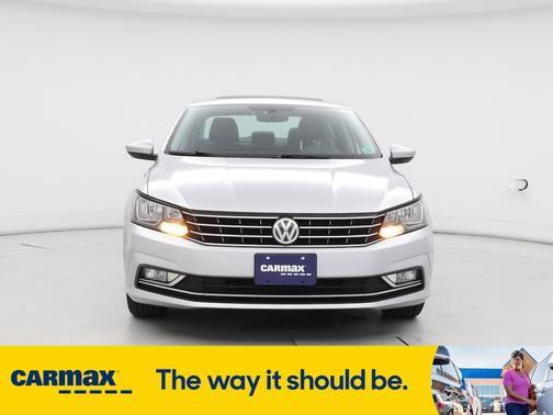 2016 Volkswagen Passat SE