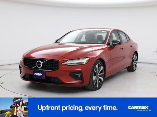 2022 Volvo S60 B5 Momentum