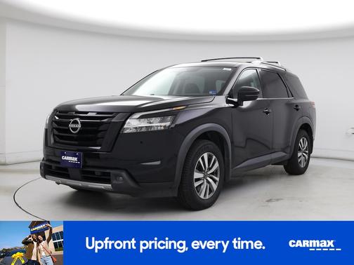Black 2023 Nissan Pathfinder SL