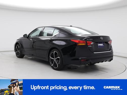 Black 2023 Nissan Altima SR