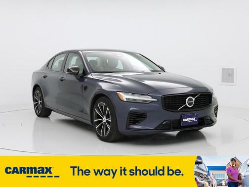 2023 Volvo S60 Recharge Plug-In Hybrid T8 Plus Dark Theme