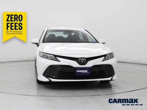 White 2018 Toyota Camry LE
