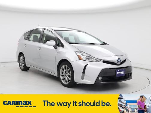 2017 Toyota Prius v Five
