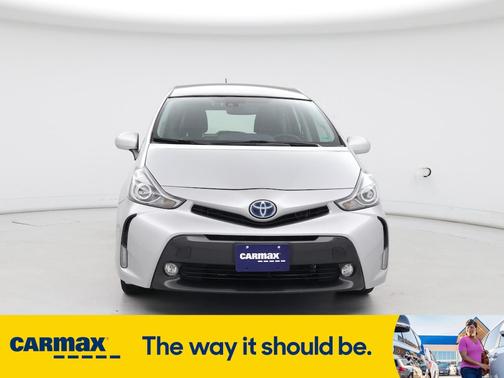 2017 Toyota Prius v Five