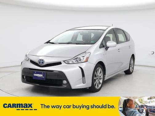 2017 Toyota Prius v Five
