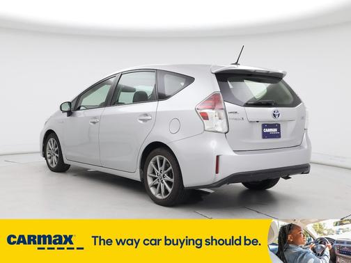 2017 Toyota Prius v Five