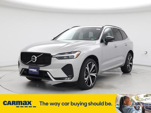 2022 Volvo XC60 B6 R-Design