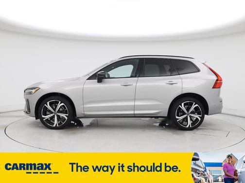 2022 Volvo XC60 B6 R-Design