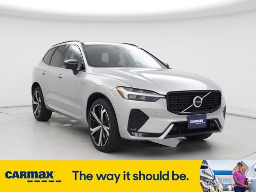 2022 Volvo XC60 B6 R-Design