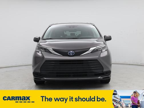2021 Toyota Sienna LE