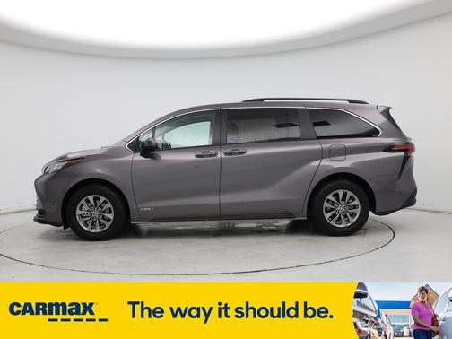 2021 Toyota Sienna LE