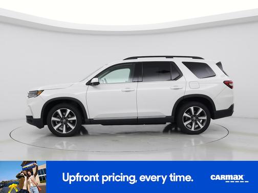 White 2023 Honda Pilot Elite