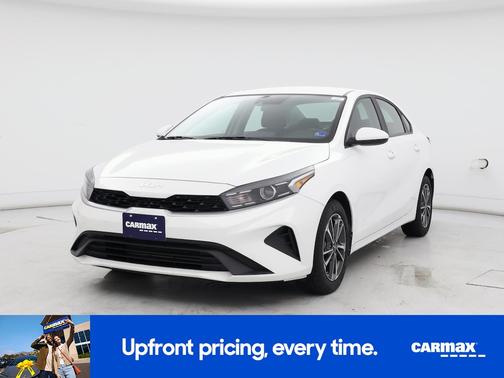 White 2023 Kia Forte LXS