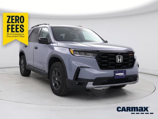Gray 2025 Honda Pilot Trailsport