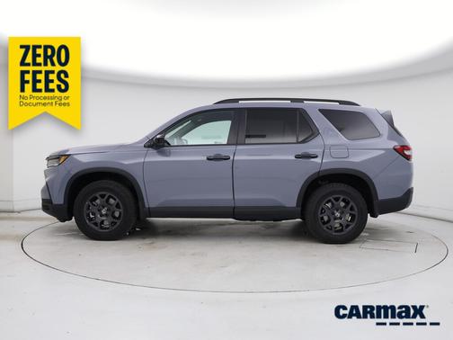 Gray 2025 Honda Pilot Trailsport