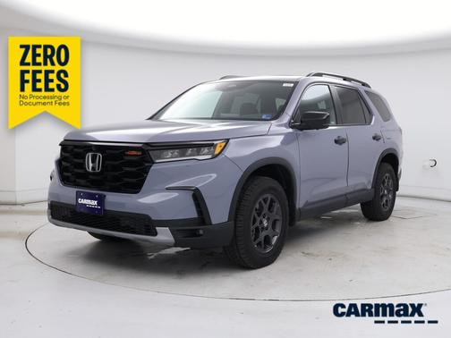 Gray 2025 Honda Pilot Trailsport