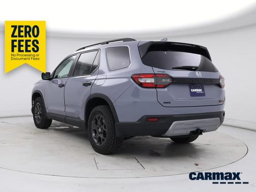 Gray 2025 Honda Pilot Trailsport