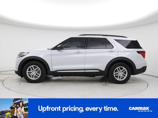 White 2025 Ford Explorer Active