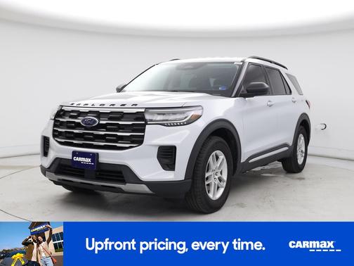 White 2025 Ford Explorer Active