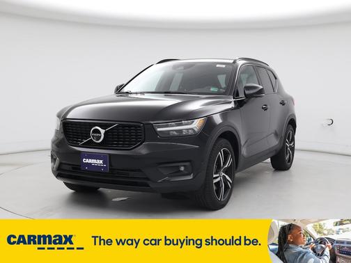 2022 Volvo XC40 T5 R-Design