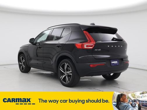 2022 Volvo XC40 T5 R-Design