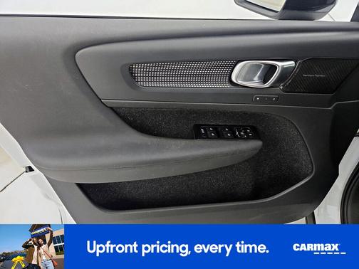 2021 Volvo XC40 Recharge Pure Electric P8 R-Design