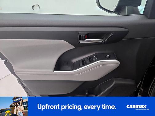 Black 2020 Toyota Highlander XLE