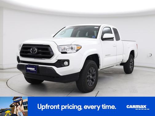 White 2022 Toyota Tacoma SR5