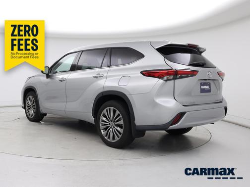 Silver 2021 Toyota Highlander Platinum