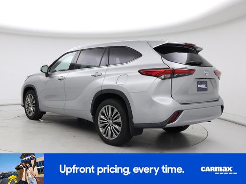 Silver 2021 Toyota Highlander Platinum