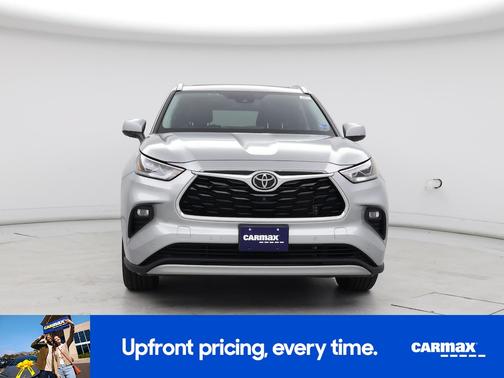 Silver 2021 Toyota Highlander Platinum