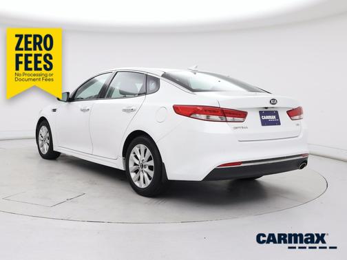 White 2018 Kia Optima EX