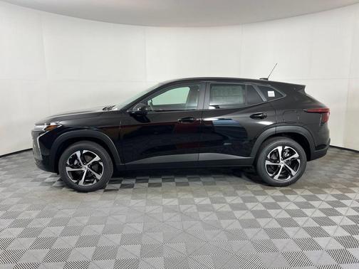 Mosaic Black Metallic 2026 Chevrolet Trax FWD 1RS