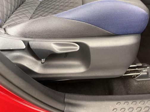 2020 Toyota C-HR XLE