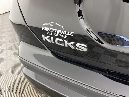 2024 Nissan Kicks SR