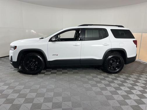 2023 GMC Acadia AWD AT4